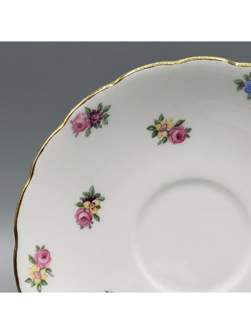 VTG Colclough Teacup & Saucer Petite Rose Bouquets Gold Trim Bone China England